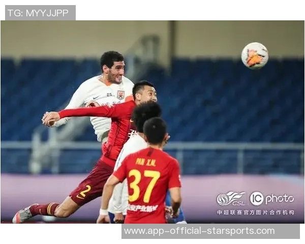 袁甲评艾堃蓉城第一球争议与费莱尼事件惊人相似引发热议