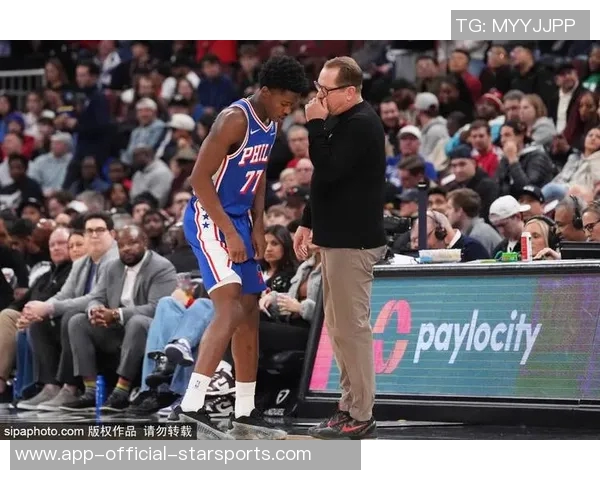 76人对阵魔术乔治恩比德埃奇库姆缺席马克西领衔出战团队挑战