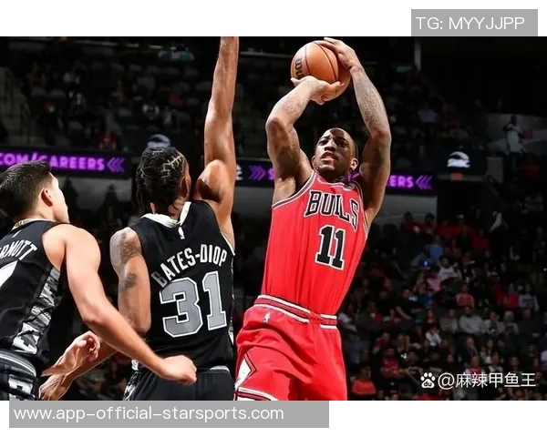 三球半场表现平平12投4中贡献12分4板3助3失误状态需提升