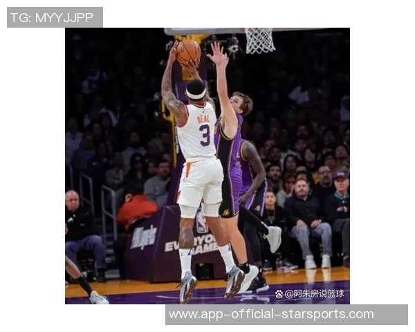 布克半场表现不佳仅得13分4助攻正负值惨淡11球队陷入困境